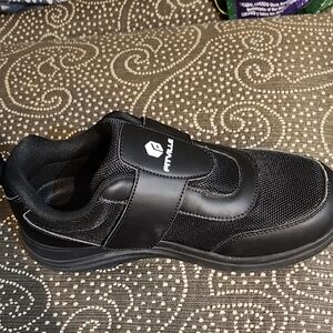 Stylish Black Athletic Shoes by Mavue